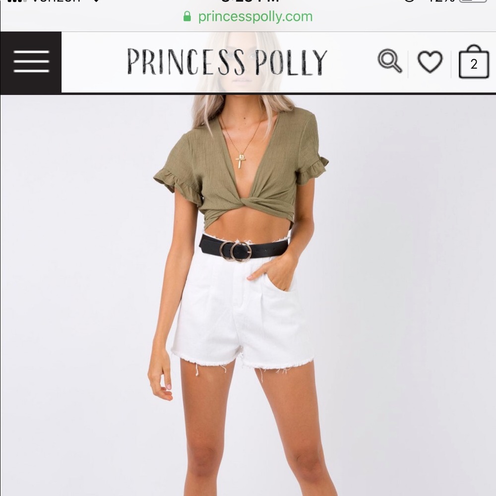 ISO Princess Polly Size 2 or 4